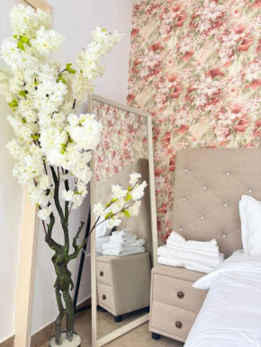 Peaceful APT at Luanda Bay